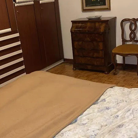 La Casa Vicino La Stazione דירה טרני
